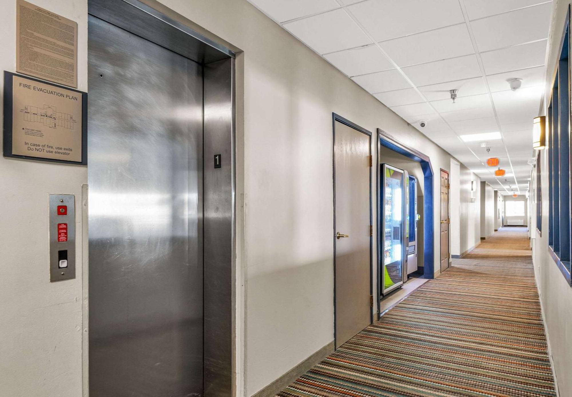 Country Inn & Suites By Radisson, Decatur, Il Luaran gambar